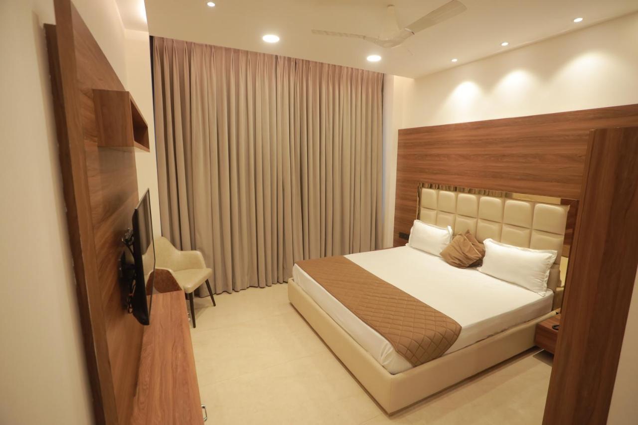 Ovel Hotel Ludhiana Ruang foto